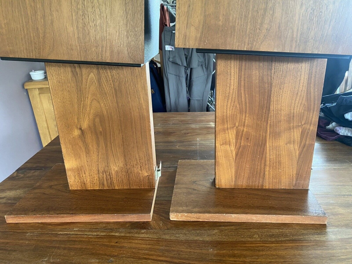 ebay-stands-side-view.jpg